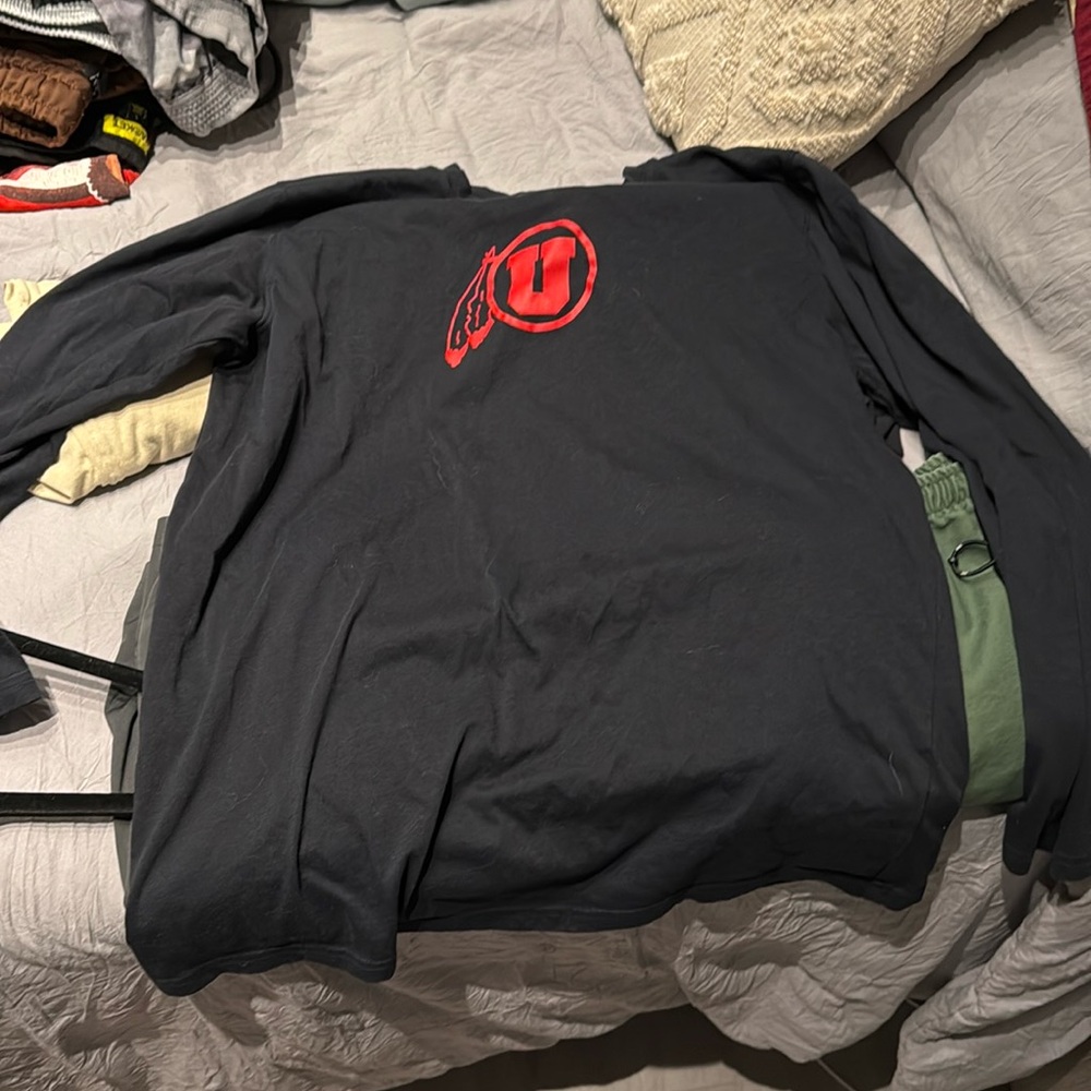 Large Utah longsleeve black shirt